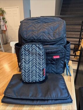 Skip Hop Quilted Black Diaper Bag/Backpack with tote & changing pad